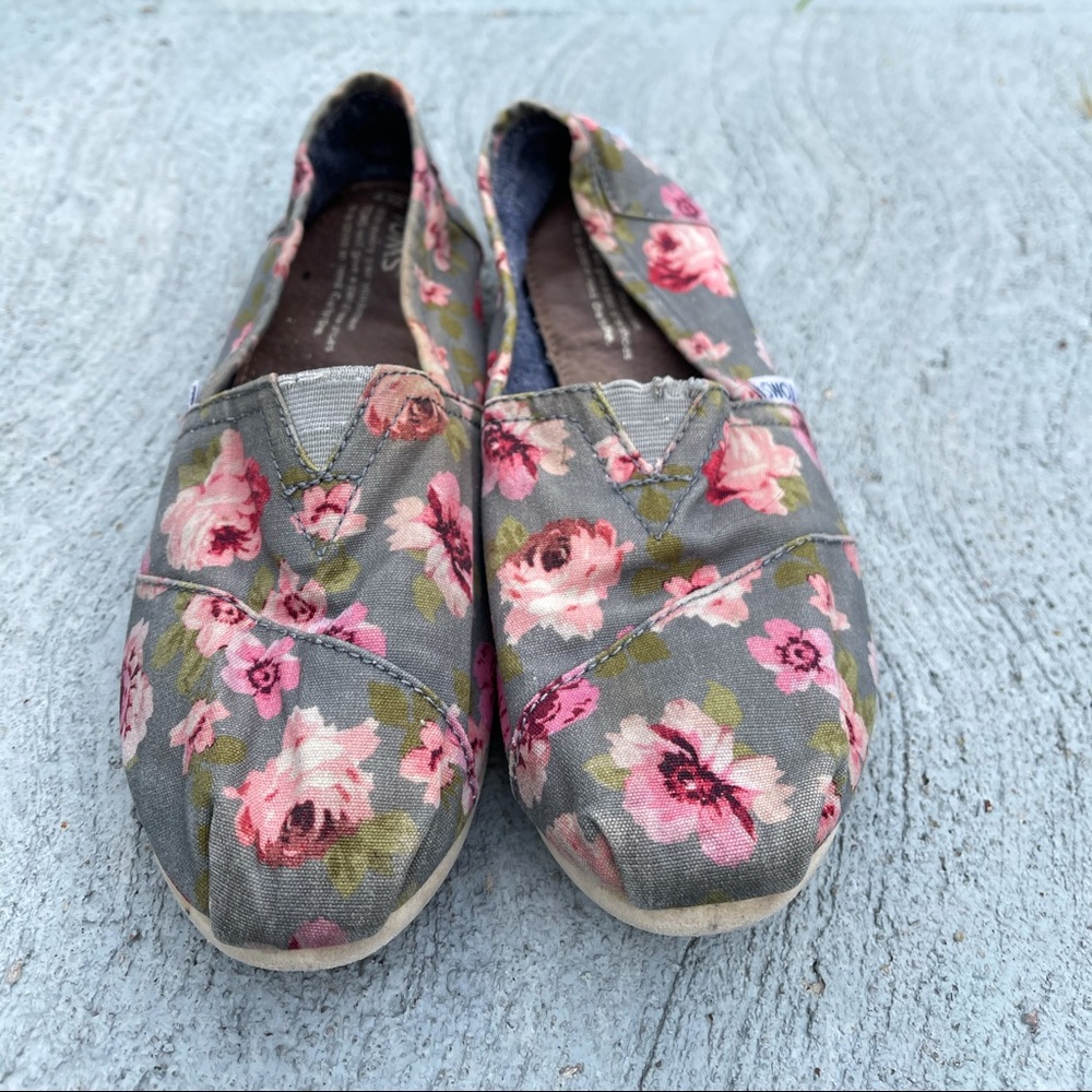 Toms